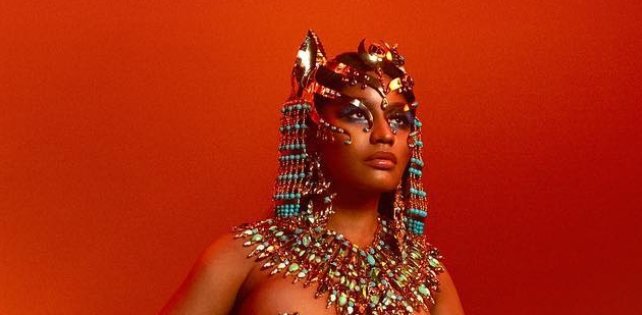 ​Nicki Minaj показала откровенную обложку альбома «Queen», и это почти что эротика