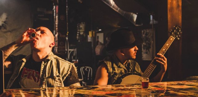 Noize MC и Карандаш рекомендуют послушать группу «Заточка»