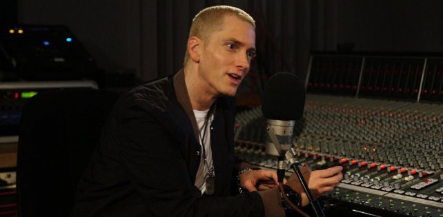 ​Akon рассказал, что Eminem относится к музыке как к работе и проводит в студии по 8 часов в день