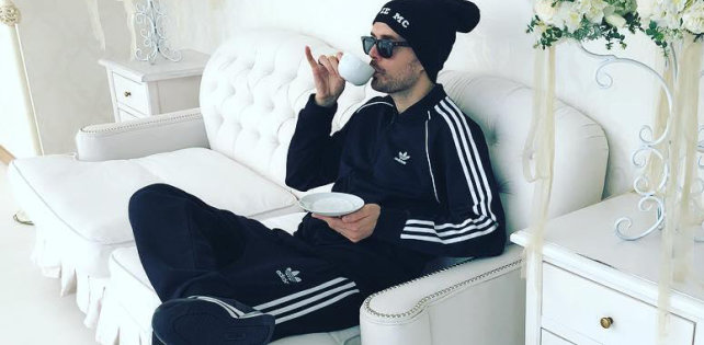 Noize MC во втором раунде баттла hip-hop.ru читает, как солист «Scorpions» едет по Тверской
