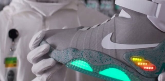 «Назад в Будущее»: Nike работают над самозашнуровывающимися сникерами