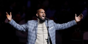 ​R. Kelly выпустил 19-минутную песню, которой ответил на обвинения в насилии и педофилии
