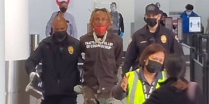 ​Рэпера Rich the Kid арестовали в аэропорту с заряженным пистолетом. Задержание попало на видео