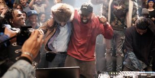 ​Kanye West выпустил трек «30 Hours» и добавил 5 новых песен на «T.L.O.P.»