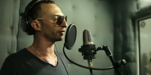 ​Миша Крупин выпустил новую сольную песню «12 калибр»
