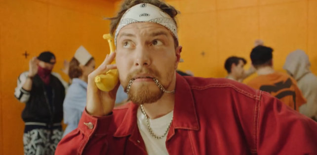 Новый клип Loqiemean «больно задел десятки тысяч семей», считает фонд «Синдром любви»