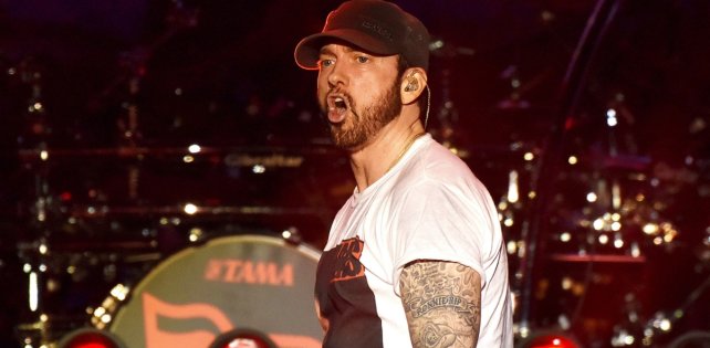 ​«Спасибо за поддержку, мудаки»: Eminem троллит критиков цитатами из их негативных рецензий