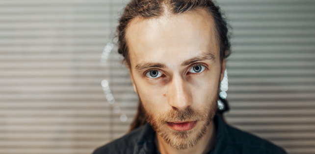 «Я хотел бы инсценировать свою смерть в 35 лет»: такое интервью дал Децл 3 года назад