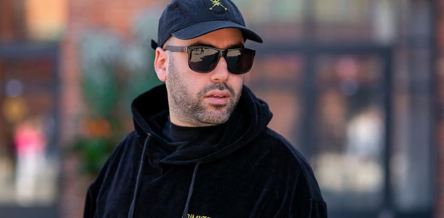 Slim открыл магазин с одеждой и аксессуарами. Можно купить футболки, худи, поло, сумки и носки