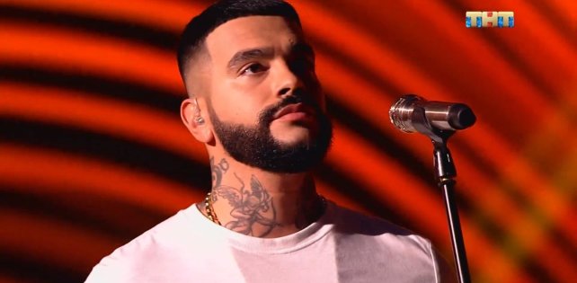 «Прости, что не пришёл к тебе на похороны»: Тимати сделал трибьют Децлу и использовал его голограмму на сцене 