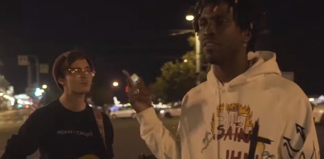 Saint JHN гулял ночью по Петербургу и зачитал с уличными музыкантами