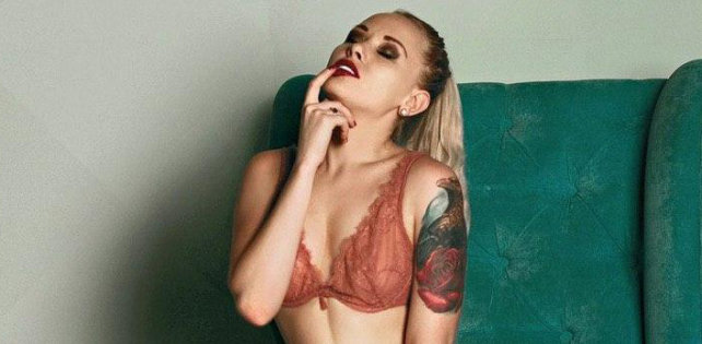 Коронавирус: российская порнозвезда пообещала заняться сексом с тем, кто изобретет вакцину