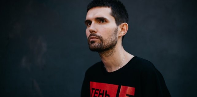Noize MC открыто выступил в поддержку Алексея Навального и записал видеообращение, с трудом сдерживая эмоции