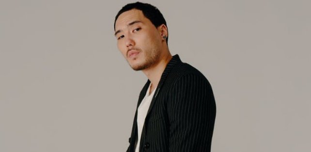 ​Скриптонит «Жить как я живу» — слушаем первый сингл с нового альбома «Свистки и бумажки»