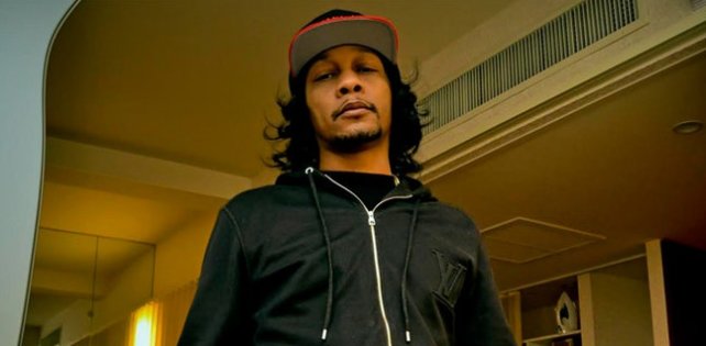 ​DJ Quik сжег чек от лейбла Death Row Records и потребовал деньги за успех Тупака, Кендрика и 50 Cent