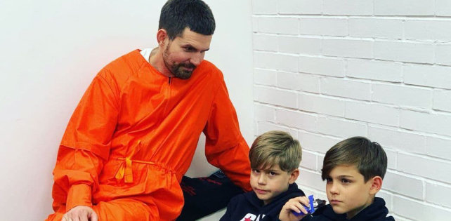 Сыну Noize MC задали учить Пушкина. Чтобы мальчик справился с заданием, рэпер сделал песню со стихами классика