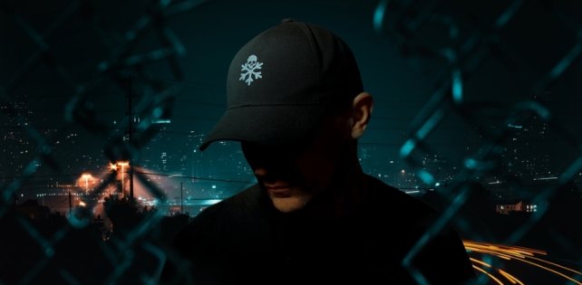 ​«Слакин-такин, лукин-тукин»: слушаем новый трек Хоруса «La Vida Loca»