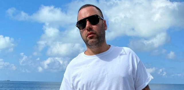 «ОМОН под окнами танцует буги-вуги»: Slimus в новом треке показывает, что такое неймдроппинг