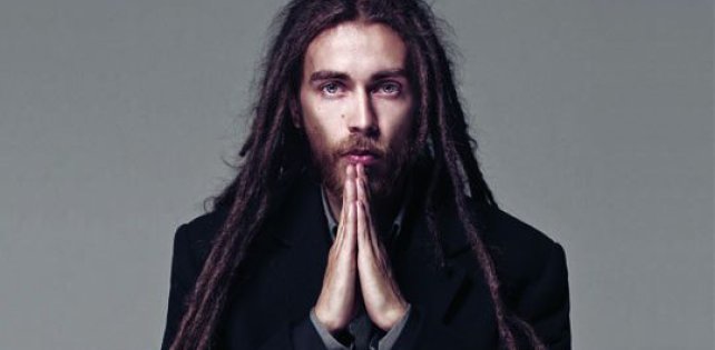 «Люди спят, в их мозгах яд»: вышла новая песня Децла, которую нашли в архивах  