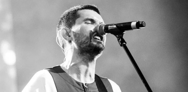 Noize MC поможет школьнице, которую задержали за плакат с цитатой из его песни