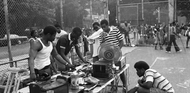 11 августа - день рождения хип-хопа