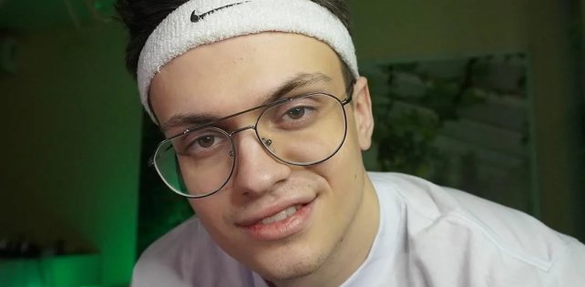 Стример BUSTER набил тату "Oxxxymiron"*