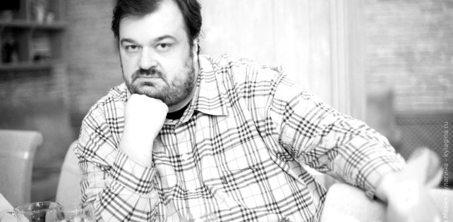 Умер комментатор Василий Уткин