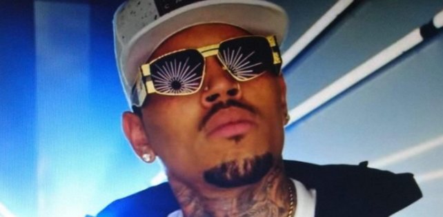 Chris Brown подал иск на 500 миллионов из-за обвинений в сексуальном насилии.