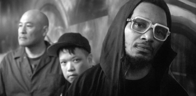 Футуристы Deltron 3030 отправляются в тур в честь 25-летия дебютного альбома.