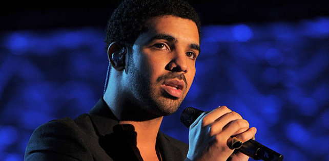 Drake появился в шоу SNL и исполнил программу "все хиты"