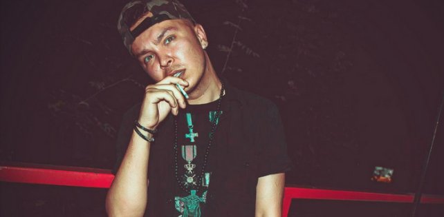 На микстейпе Kaster "ОМБ II" есть песня о Кристине Си