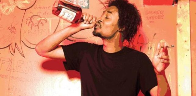 Бутылка воды сорвала концерт Дэнни Брауна