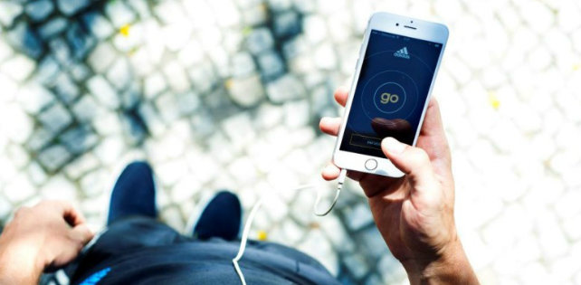 ​Приложение от Adidas и Spotify будет работать диджеем пока ты бегаешь