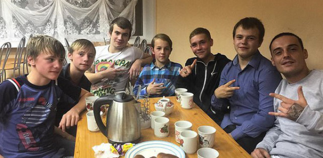 Guf посетил детский дом в Рыбинске