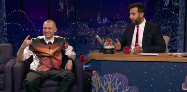 «Оксимирон стал еще ближе к вашим мамкам»: твиттер реагирует на Мирона в «Вечернем Урганте»