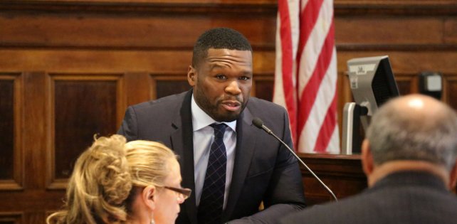 50 Cent затроллил судью: «У меня нет денег, но я могу угостить вас M&M’s» 