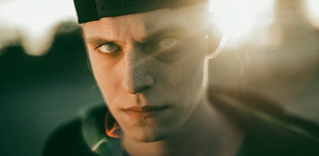 «Че? Тебя рэп уже не кормит?»: The Village выяснил, чем зарабатывают молодые рэперы