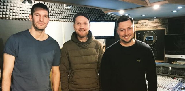 «Профессия: рэпер»: Карандаш побывал на студии у Loc-Dog