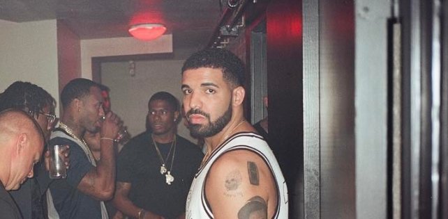 ​Drake набил на руке изображение другого рэпера. Угадали, кого?