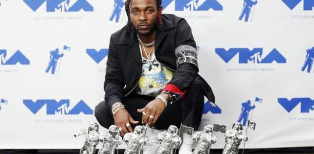 ​Kendrick Lamar устроил настоящий пожар и другие хайлайты MTV VMA 2017