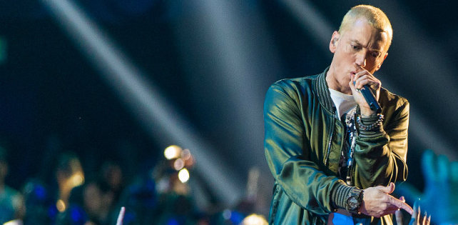 ​Eminem выпустил первый сингл с нового альбома. В припеве поет Beyonce