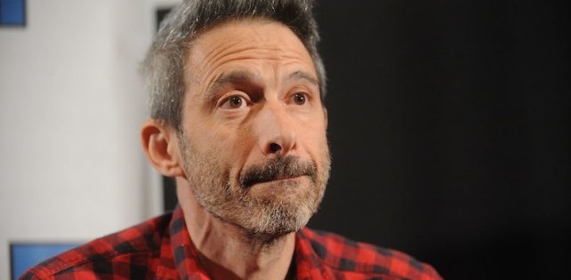 ​Участник Beastie Boys заявил, что его отец является насильником