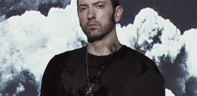 ​Eminem выпустил новую песню и презентовал обложку «Revival» на здании в родном городе