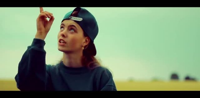 Скандал дня: украинская рэперша раздевается за деньги перед веб-камерой