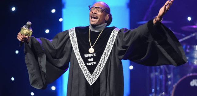 ​«Bible of Love»: Snoop Dogg выпустил госпел-альбом на 32 (!) трека