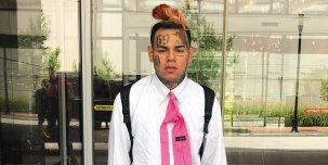 ​6ix9ine купил цепь My Little Pony за $750 000. В качестве гривы — человеческие волосы