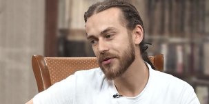 В сети появился фильм о Децле «С закрытыми окнами», снятый журналистом Романом Супером