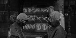 Старенький «вольво», меняющий цвет, и петербургские подворотни в новом видео Boulevard Depo «Белый флаг».