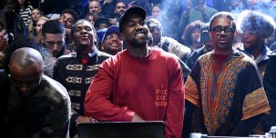 ​За кроссовками Канье Уэста вновь выстроились гигантские очереди в Москве