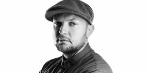 Сегодня у Фьюза день рождения: смотрим, как он пишет треки с нуля, срезая сэмплы с пластинок  